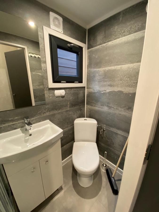 Domy Nad Morzem - Chata Pirata- Tiny House Dziwnów Exteriör bild