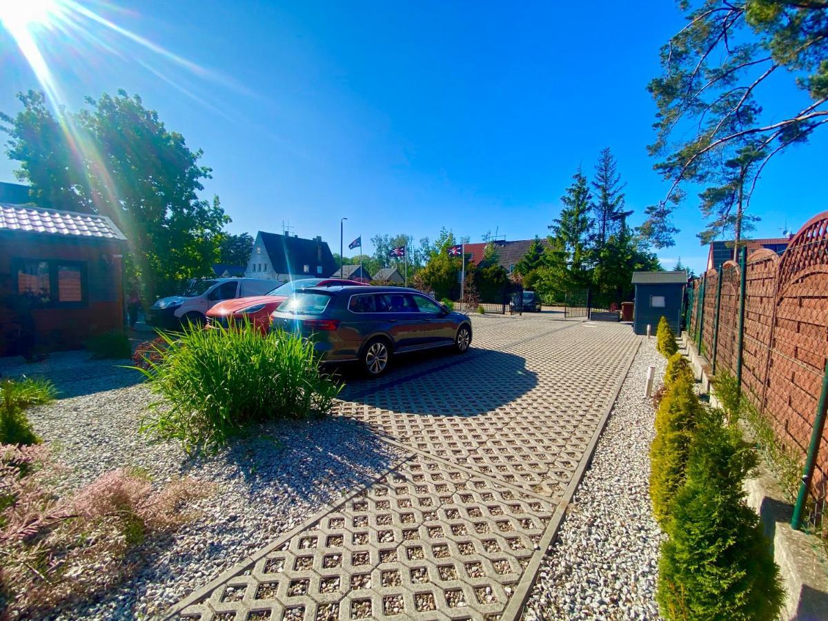 Domy Nad Morzem - Chata Pirata- Tiny House Dziwnów Exteriör bild